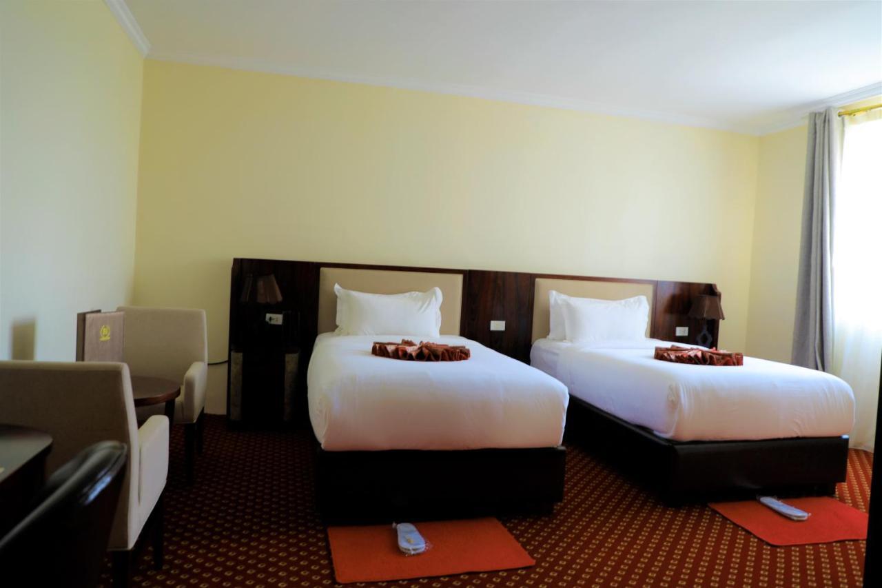 Tewodros Belay International Hotel Lege T'afo エクステリア 写真